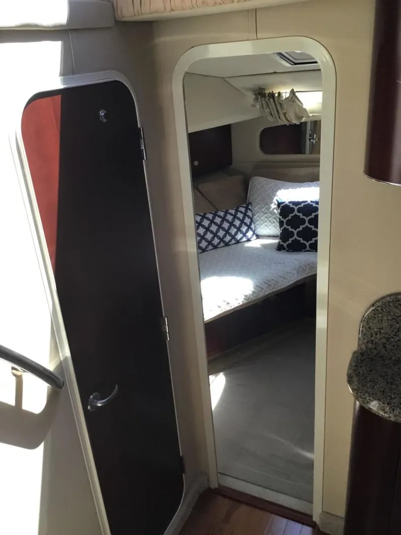 Slide: The Image of Sea Ray 40 Motor Yacht 2005 - 10