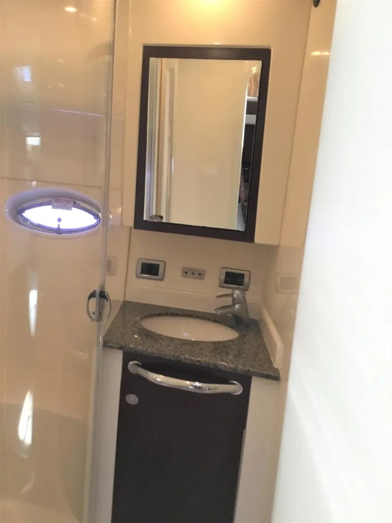 Slide: The Image of Sea Ray 40 Motor Yacht 2005 - 11