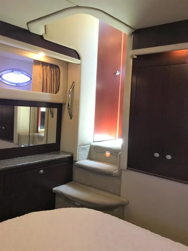 Slide: The Image of Sea Ray 40 Motor Yacht 2005 - 21