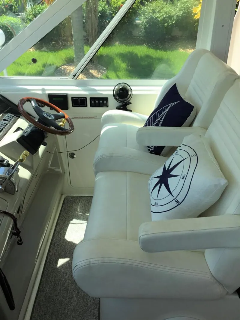 Slide: The Image of Sea Ray 40 Motor Yacht 2005 - 24