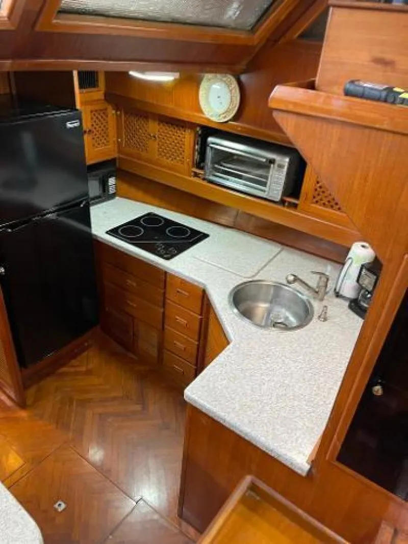 Slide: The Image of Heritage East Sundeck Trawler 1989 - 11