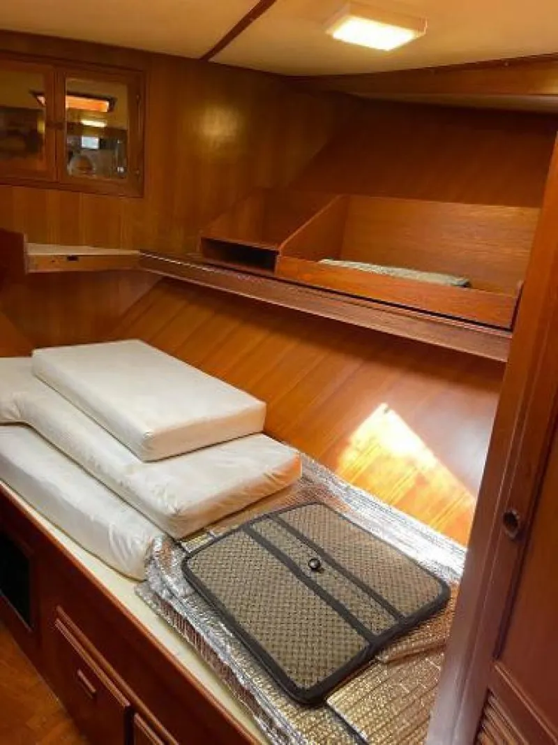 Slide: The Image of Heritage East Sundeck Trawler 1989 - 13