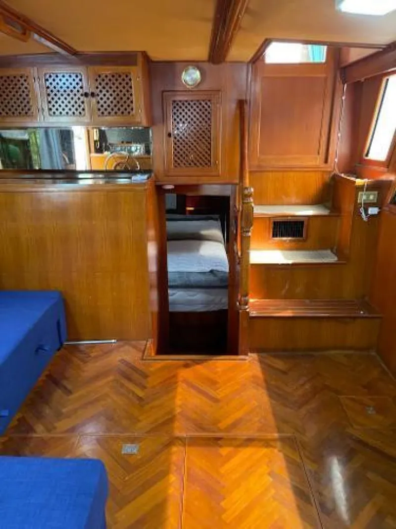 Slide: The Image of Heritage East Sundeck Trawler 1989 - 15