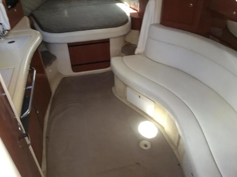 Slide: The Image of Sea Ray 320 2003 - 11
