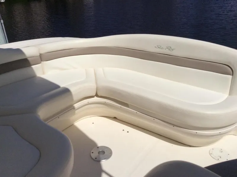 Slide: The Image of Sea Ray 320 2003 - 4