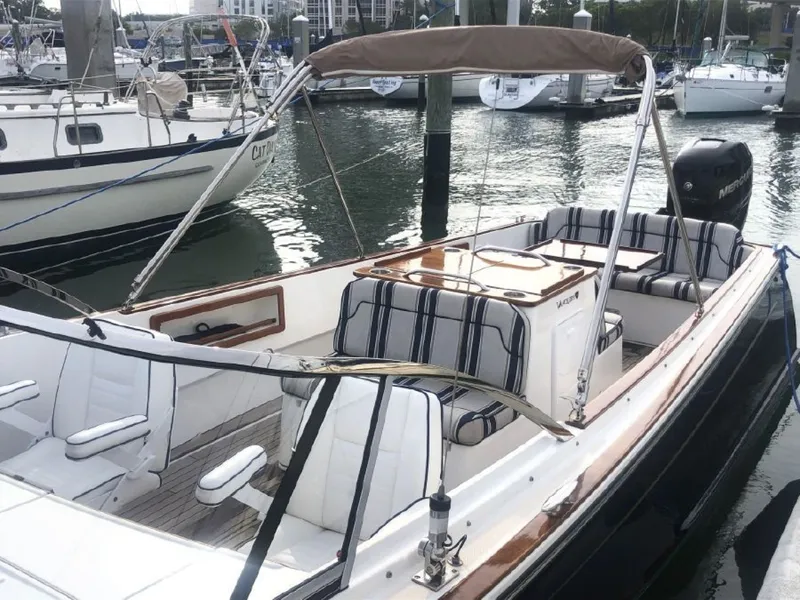 Slide: The Image of Vanquish 26 Runabout 2016 - 6