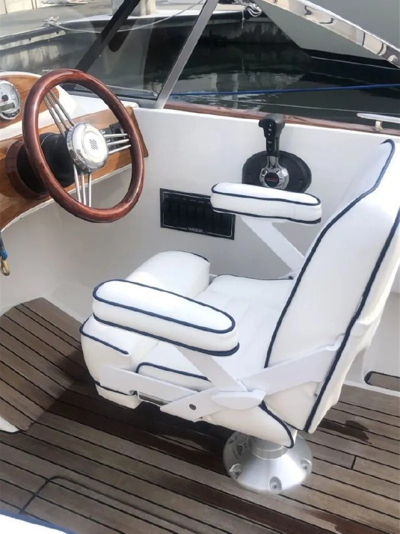Slide: The Image of Vanquish 26 Runabout 2016 - 9