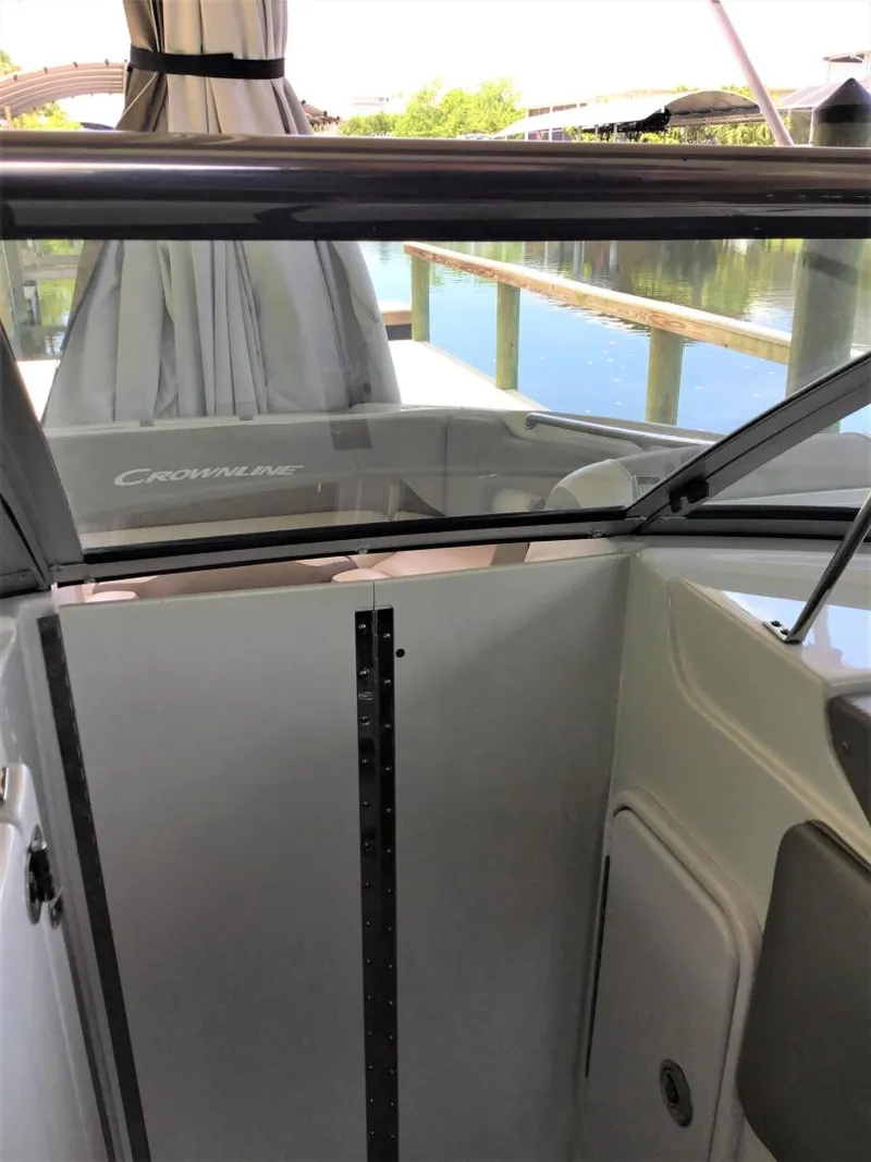 Slide: The Image of Crownline Boats E275XS 2019 - 9
