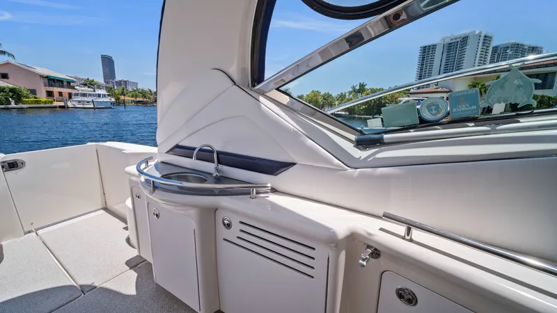Slide: The Image of Sea Ray 40 Sundancer 2007 - 23