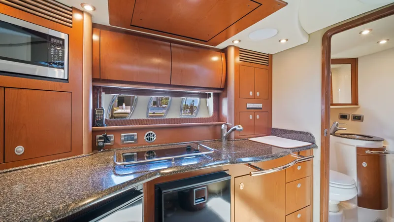 Slide: The Image of Sea Ray 40 Sundancer 2007 - 35