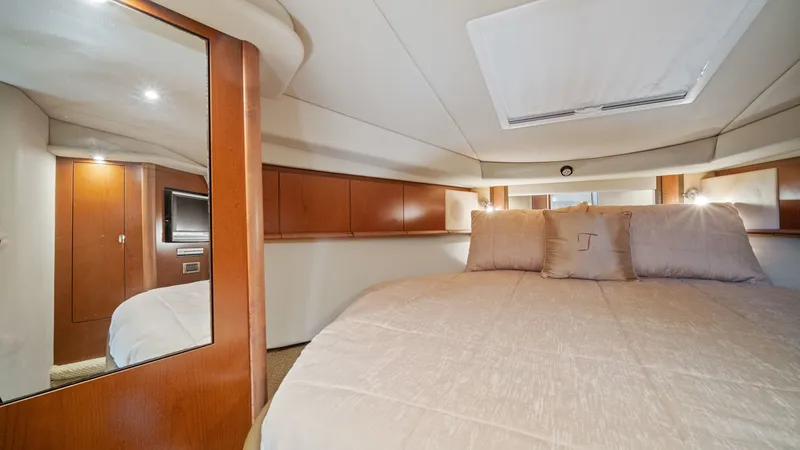 Slide: The Image of Sea Ray 40 Sundancer 2007 - 41
