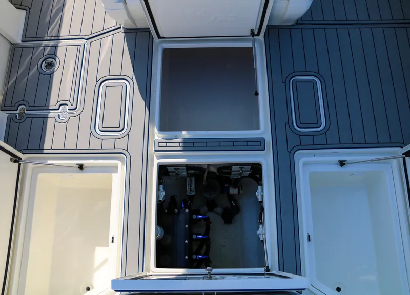 Slide: The Image of SeaVee 390Z 2016 - 17