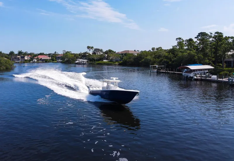 Slide: The Image of SeaVee 390Z 2016 - 25