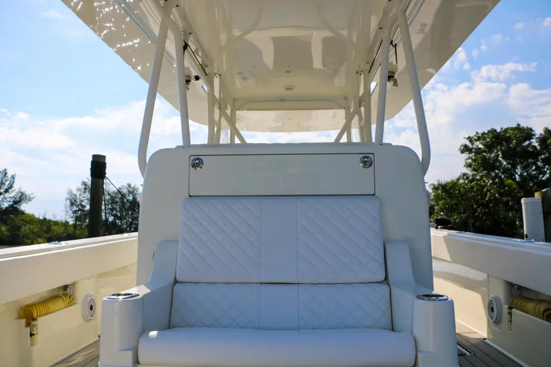 Slide: The Image of SeaVee 390Z 2016 - 5