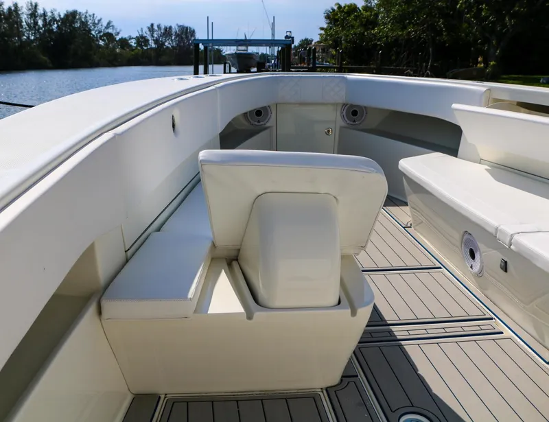 Slide: The Image of SeaVee 390Z 2016 - 9