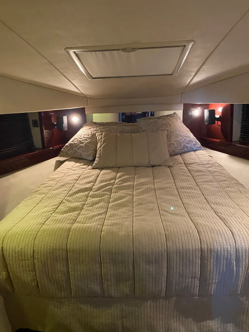 Slide: The Image of Sea Ray 48 Sundancer 2008 - 9