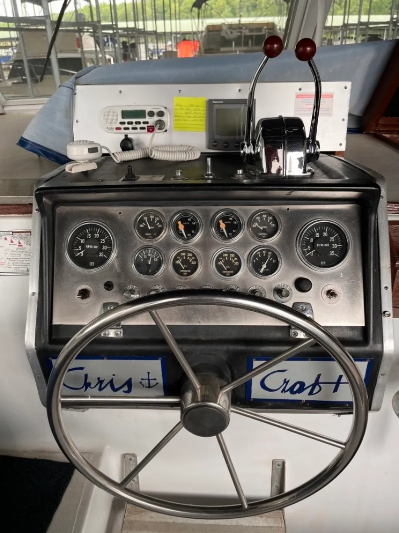 Slide: The Image of Chris-Craft Catalina 1979 - 8