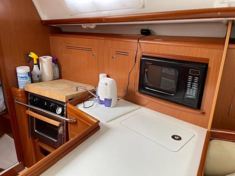 Slide: The Image of Beneteau 343 2008 - 13