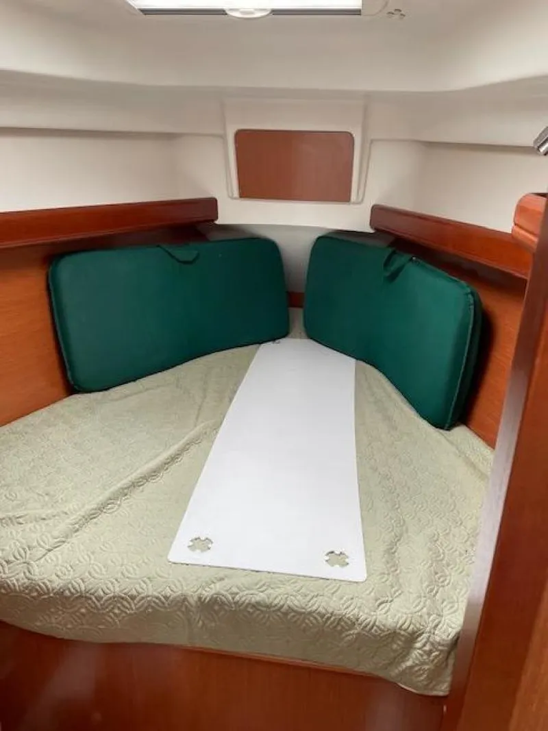 Slide: The Image of Beneteau 343 2008 - 9