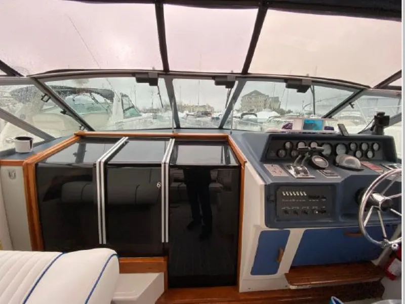 Slide: The Image of Sea Ray 340 Express Cruiser 1988 - 12