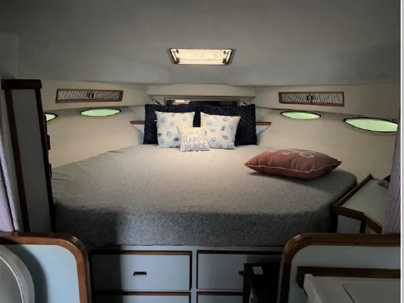 Slide: The Image of Sea Ray 340 Express Cruiser 1988 - 21