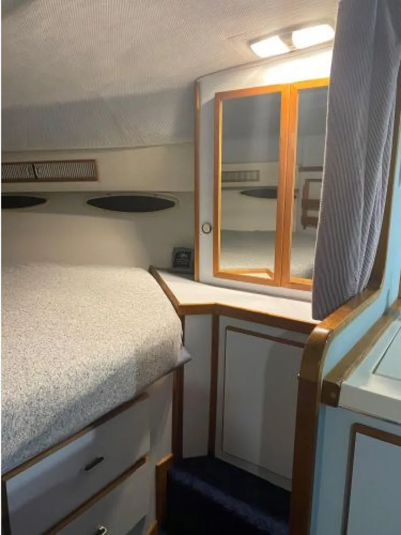 Slide: The Image of Sea Ray 340 Express Cruiser 1988 - 22