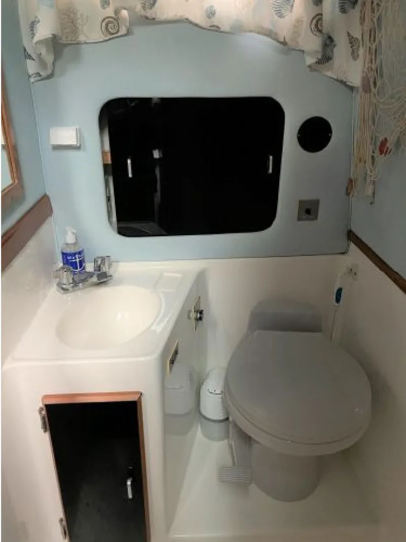 Slide: The Image of Sea Ray 340 Express Cruiser 1988 - 23