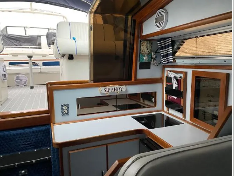 Slide: The Image of Sea Ray 340 Express Cruiser 1988 - 25