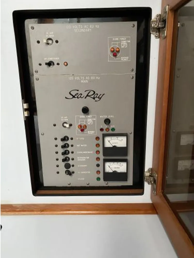 Slide: The Image of Sea Ray 340 Express Cruiser 1988 - 26