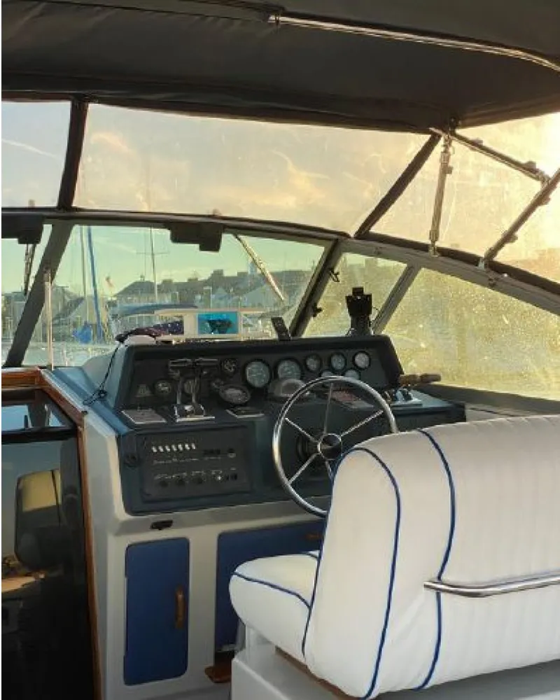 Slide: The Image of Sea Ray 340 Express Cruiser 1988 - 9