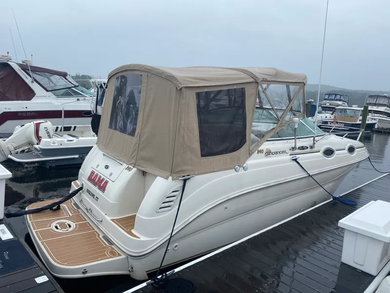 The Image of Sea Ray 240 Sundancer 2002 - 0