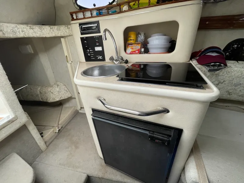 Slide: The Image of Sea Ray 240 Sundancer 2002 - 15