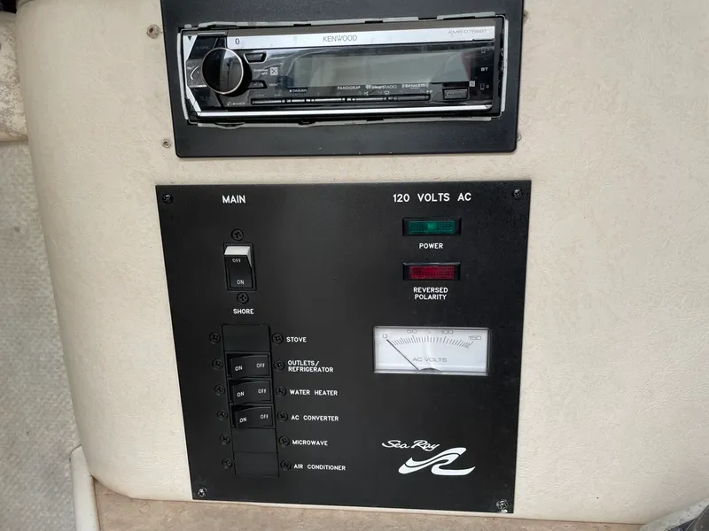 Slide: The Image of Sea Ray 240 Sundancer 2002 - 23