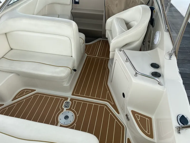 Slide: The Image of Sea Ray 240 Sundancer 2002 - 8