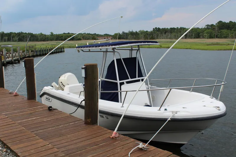 The Image of Boston Whaler 23 Outrage 1999 - 0