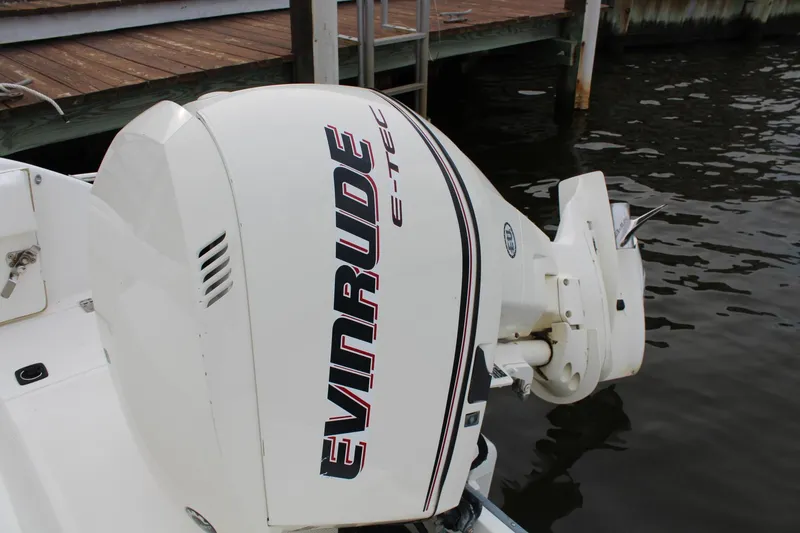 Slide: The Image of Boston Whaler 23 Outrage 1999 - 11