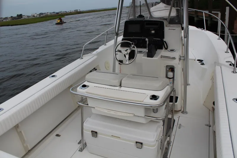 Slide: The Image of Boston Whaler 23 Outrage 1999 - 8