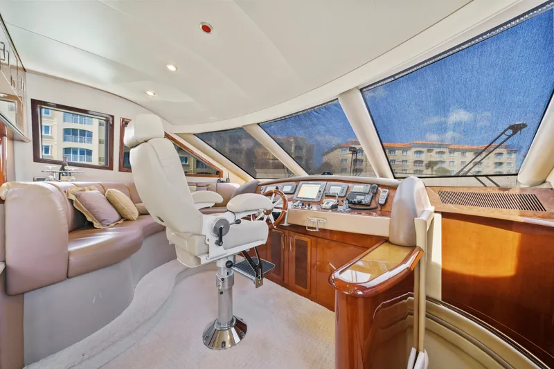 Slide: The Image of Marquis 65 Pilothouse 2006 - 25