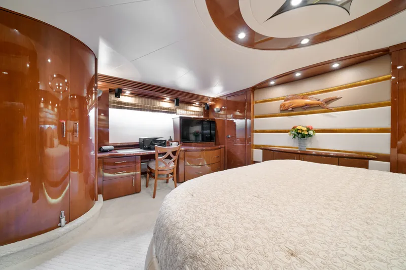 Slide: The Image of Marquis 65 Pilothouse 2006 - 28