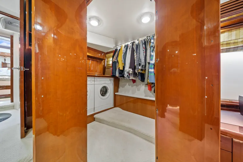 Slide: The Image of Marquis 65 Pilothouse 2006 - 29
