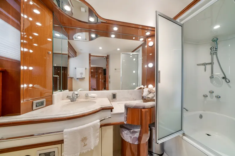 Slide: The Image of Marquis 65 Pilothouse 2006 - 30