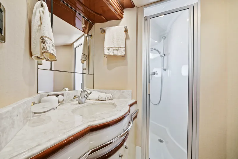 Slide: The Image of Marquis 65 Pilothouse 2006 - 32