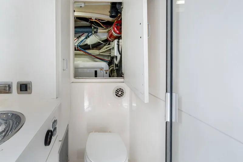 Slide: The Image of Marquis 65 Pilothouse 2006 - 35