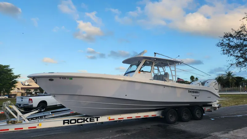 The Image of Everglades 355 CC 2019 - 0