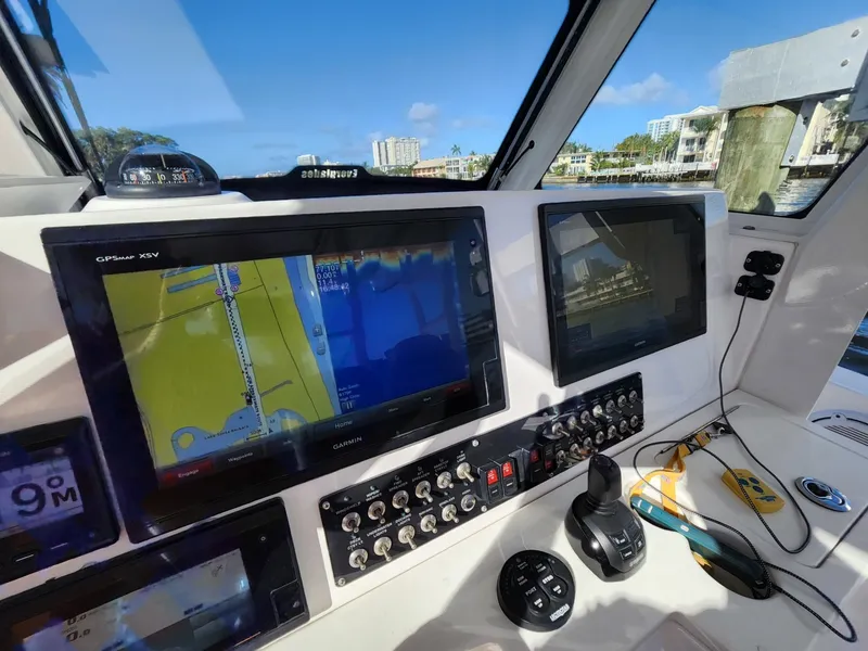 Slide: The Image of Everglades 355 CC 2019 - 3