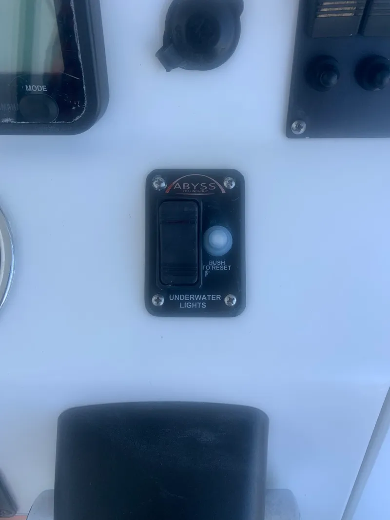 Slide: The Image of Regulator Marine 26 Forwarding Seating 2010 - 12