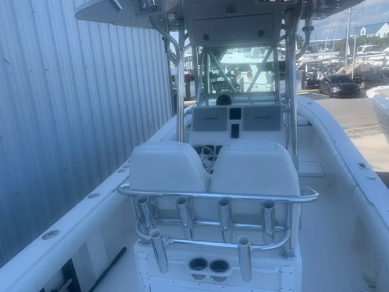 Slide: The Image of Regulator Marine 26 Forwarding Seating 2010 - 16
