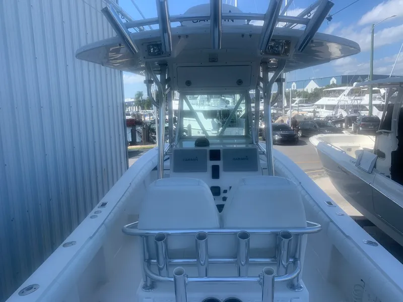 Slide: The Image of Regulator Marine 26 Forwarding Seating 2010 - 17