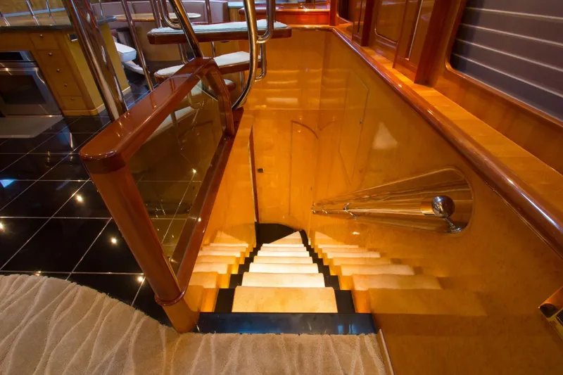 Slide: The Image of President 100 Motor Yacht 2002 - 15