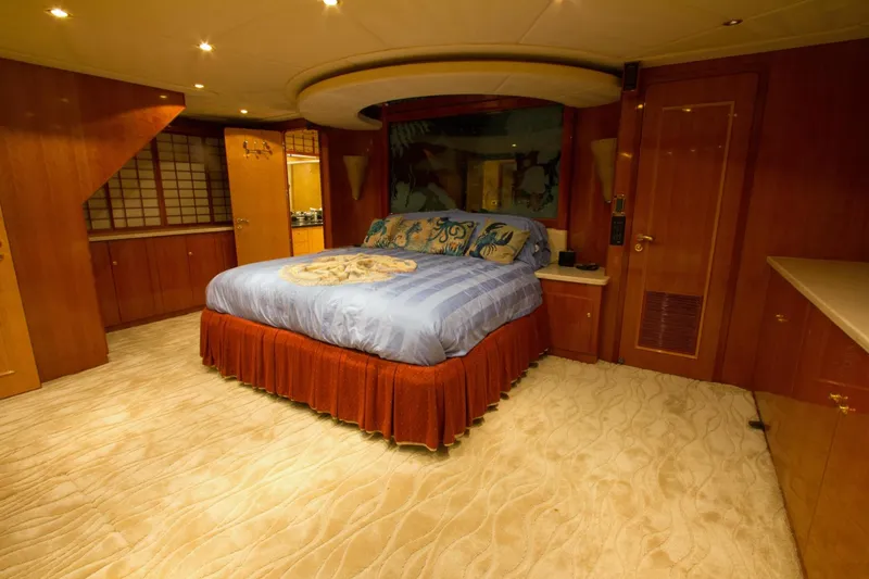 Slide: The Image of President 100 Motor Yacht 2002 - 16